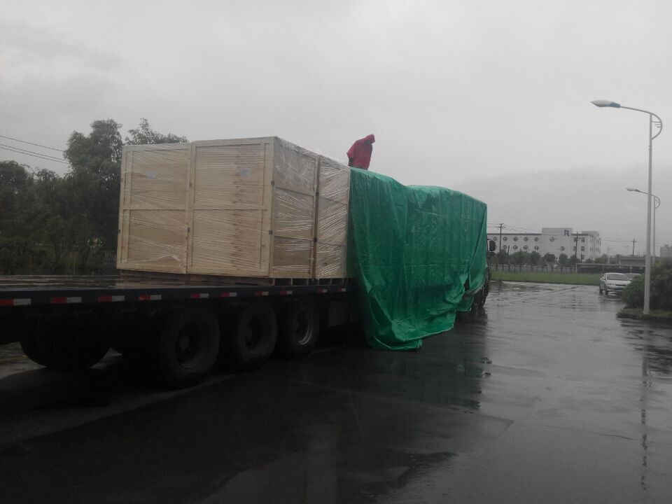 2017年6月北京創聯匯通電氣-雨中發貨現場，一直以顧客服務為較好